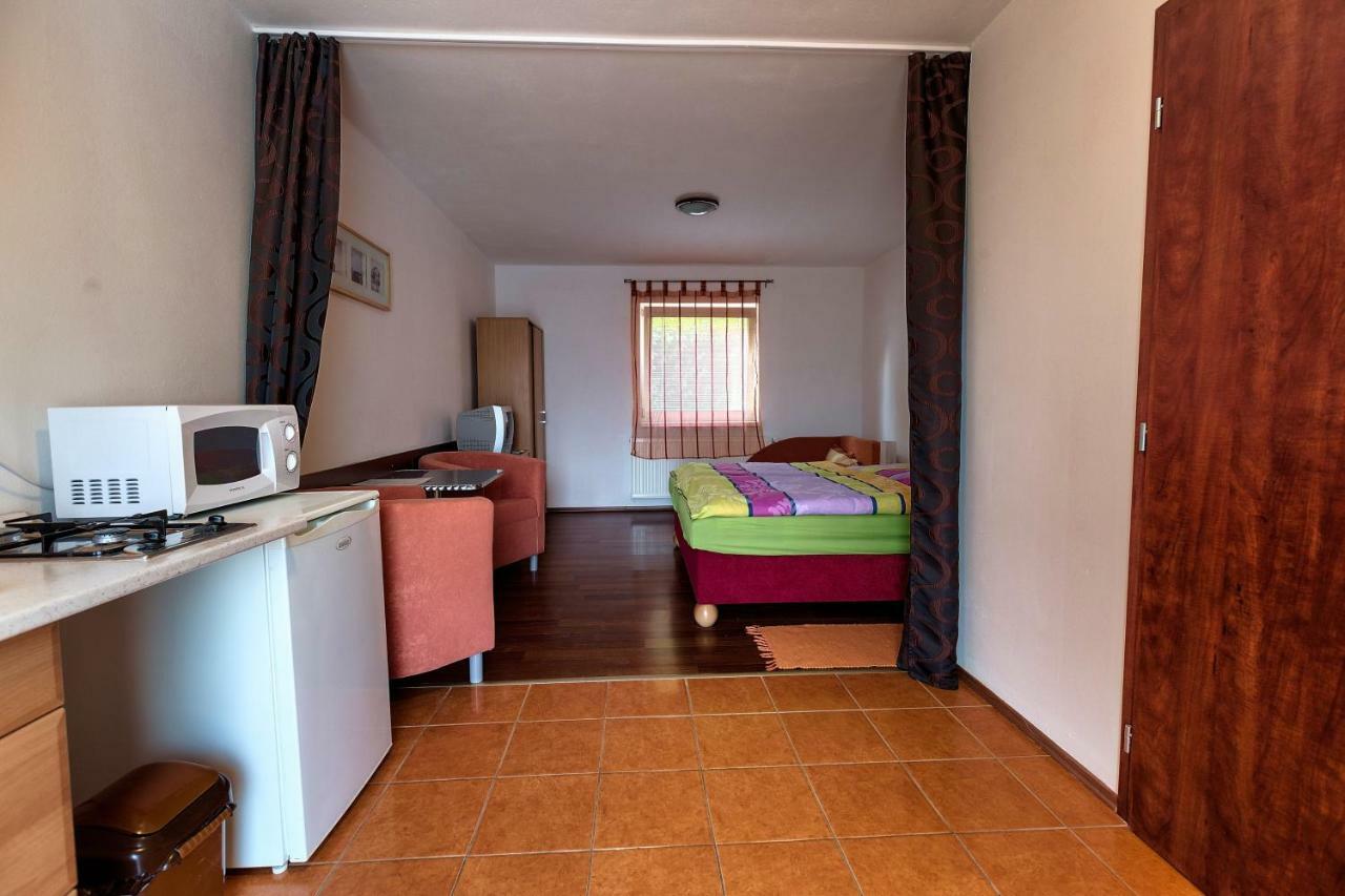 Отель Apartmanovy Dom Red Подгайска Экстерьер фото