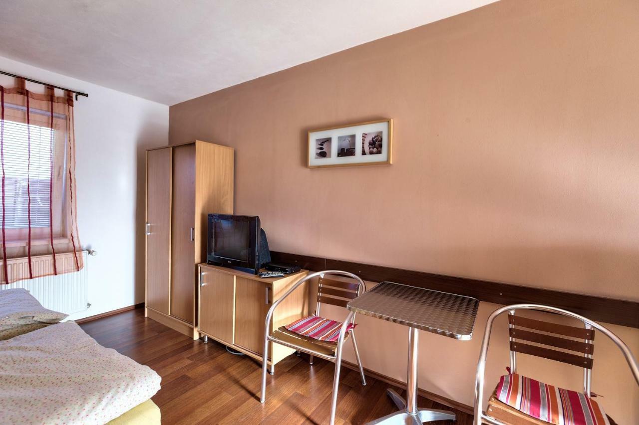 Отель Apartmanovy Dom Red Подгайска Экстерьер фото