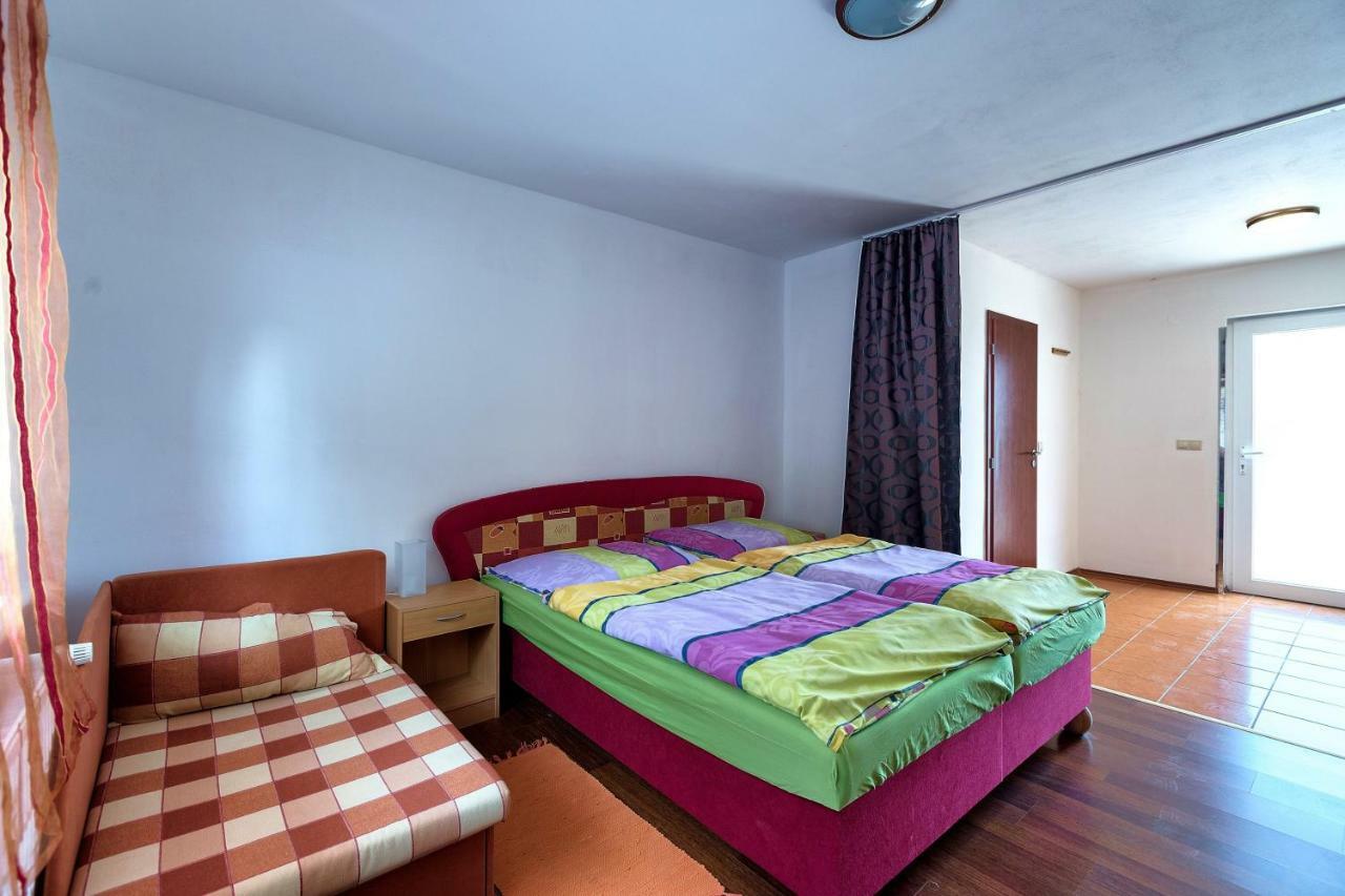 Отель Apartmanovy Dom Red Подгайска Экстерьер фото