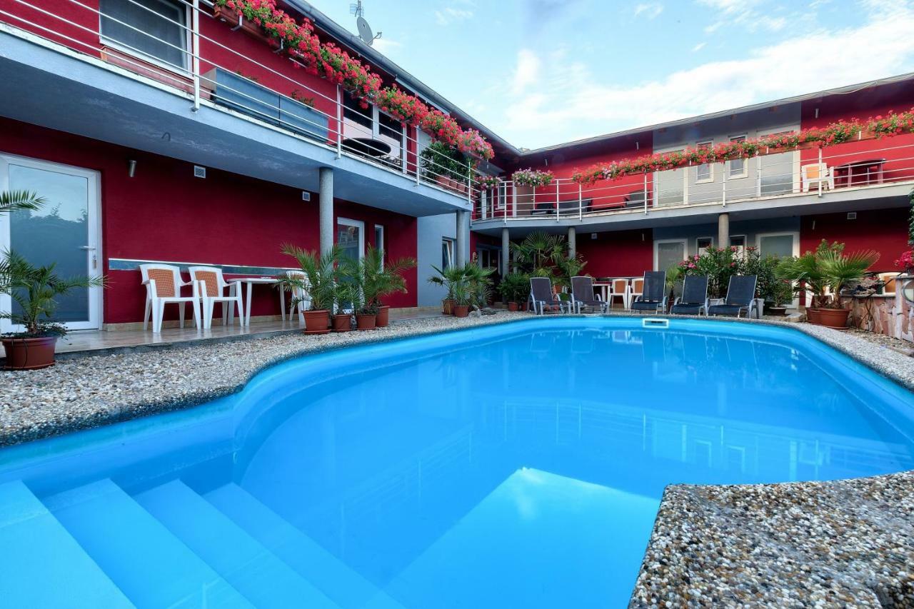 Отель Apartmanovy Dom Red Подгайска Экстерьер фото
