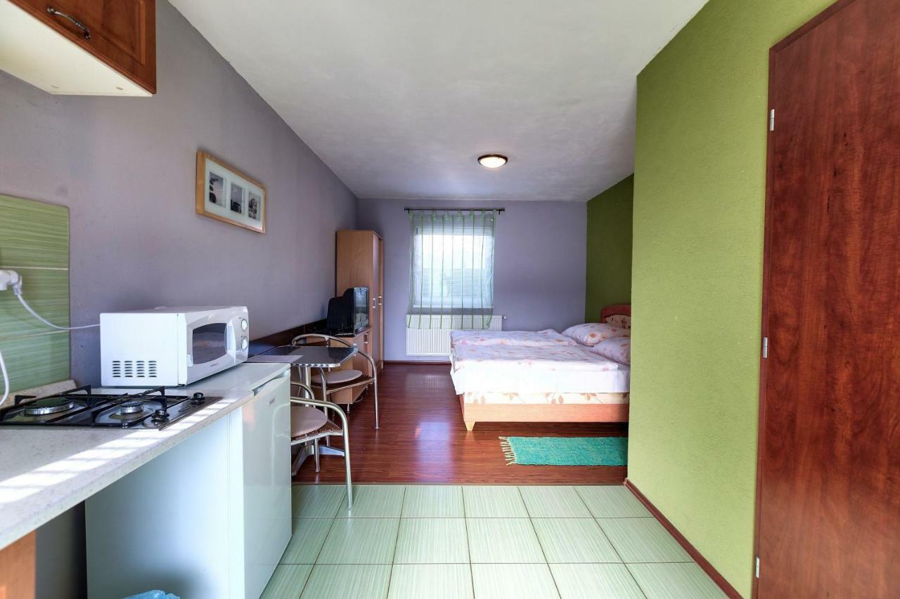 Отель Apartmanovy Dom Red Подгайска Экстерьер фото