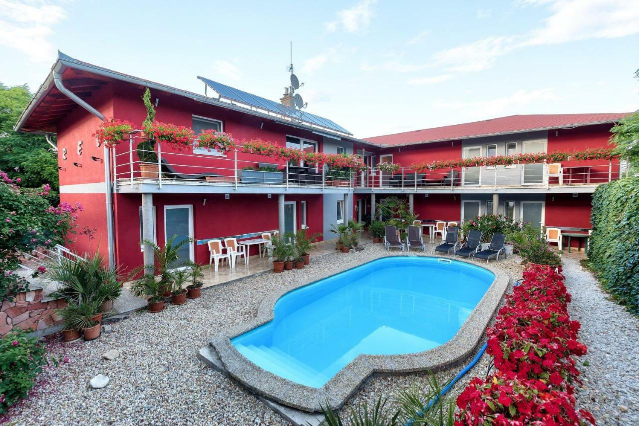 Отель Apartmanovy Dom Red Подгайска Экстерьер фото