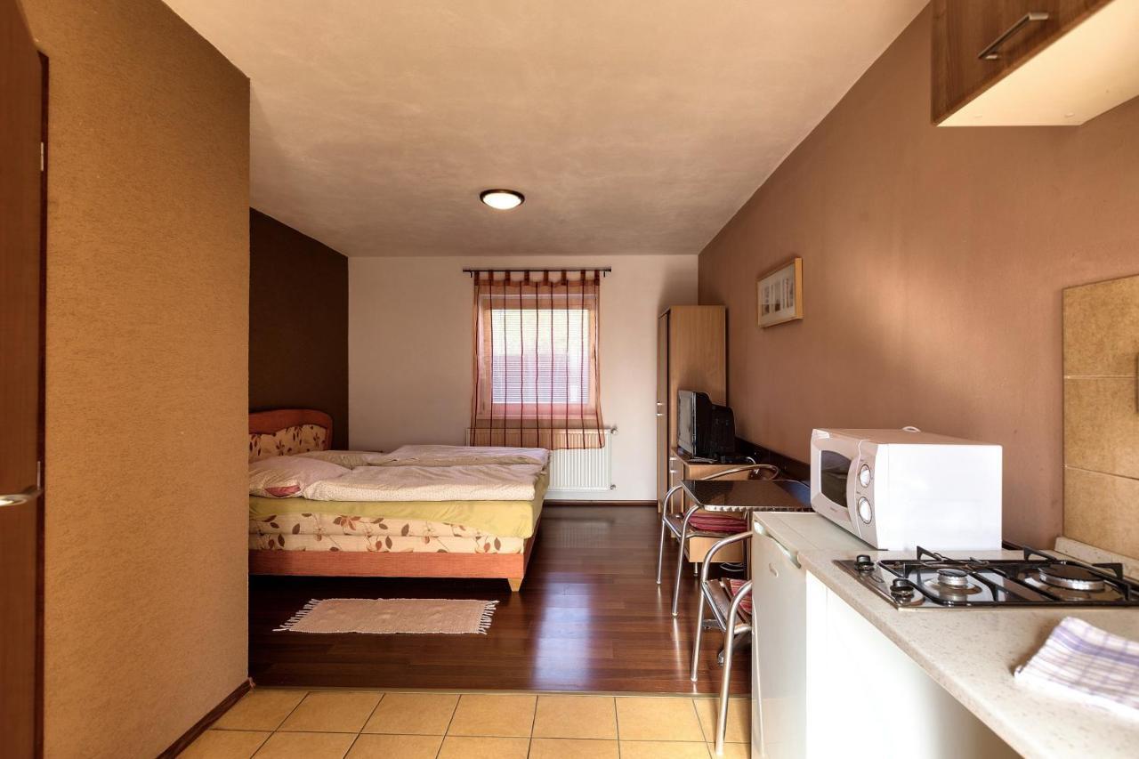 Отель Apartmanovy Dom Red Подгайска Экстерьер фото