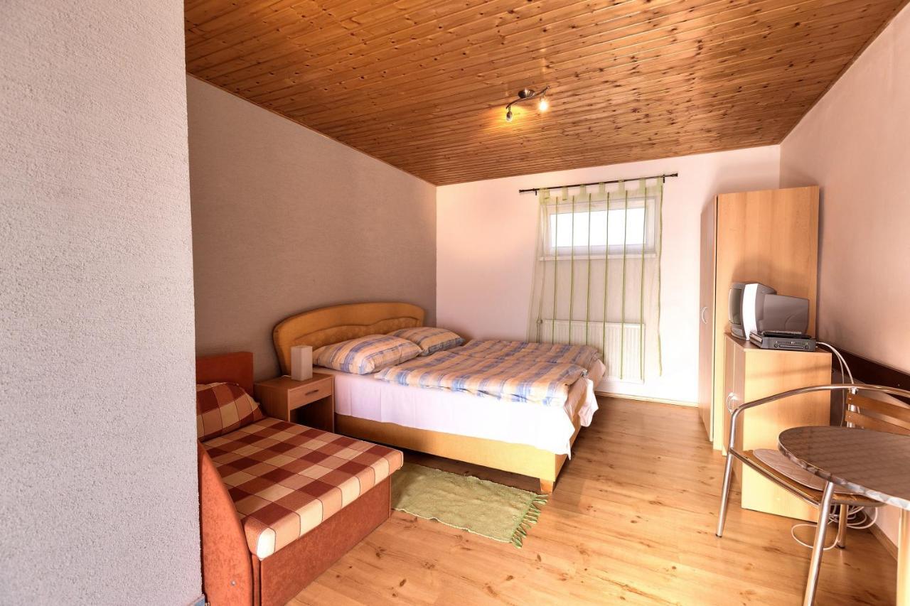 Отель Apartmanovy Dom Red Подгайска Экстерьер фото