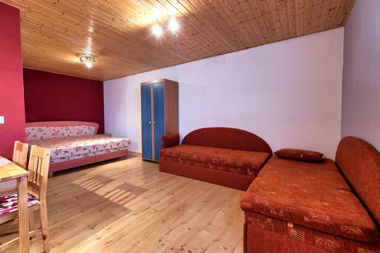 Отель Apartmanovy Dom Red Подгайска Экстерьер фото