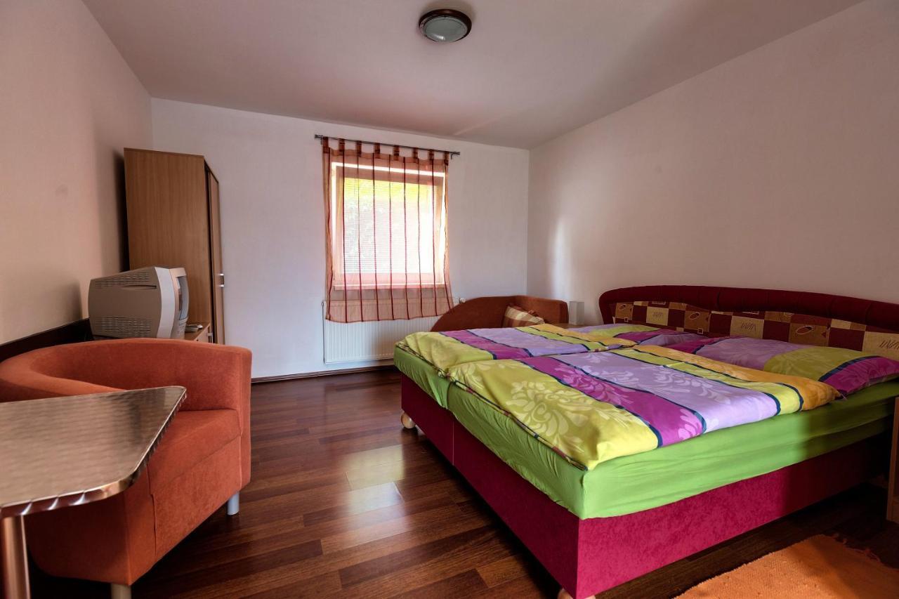 Отель Apartmanovy Dom Red Подгайска Экстерьер фото